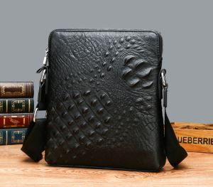 ワニのシステム革のメッセージバッグ